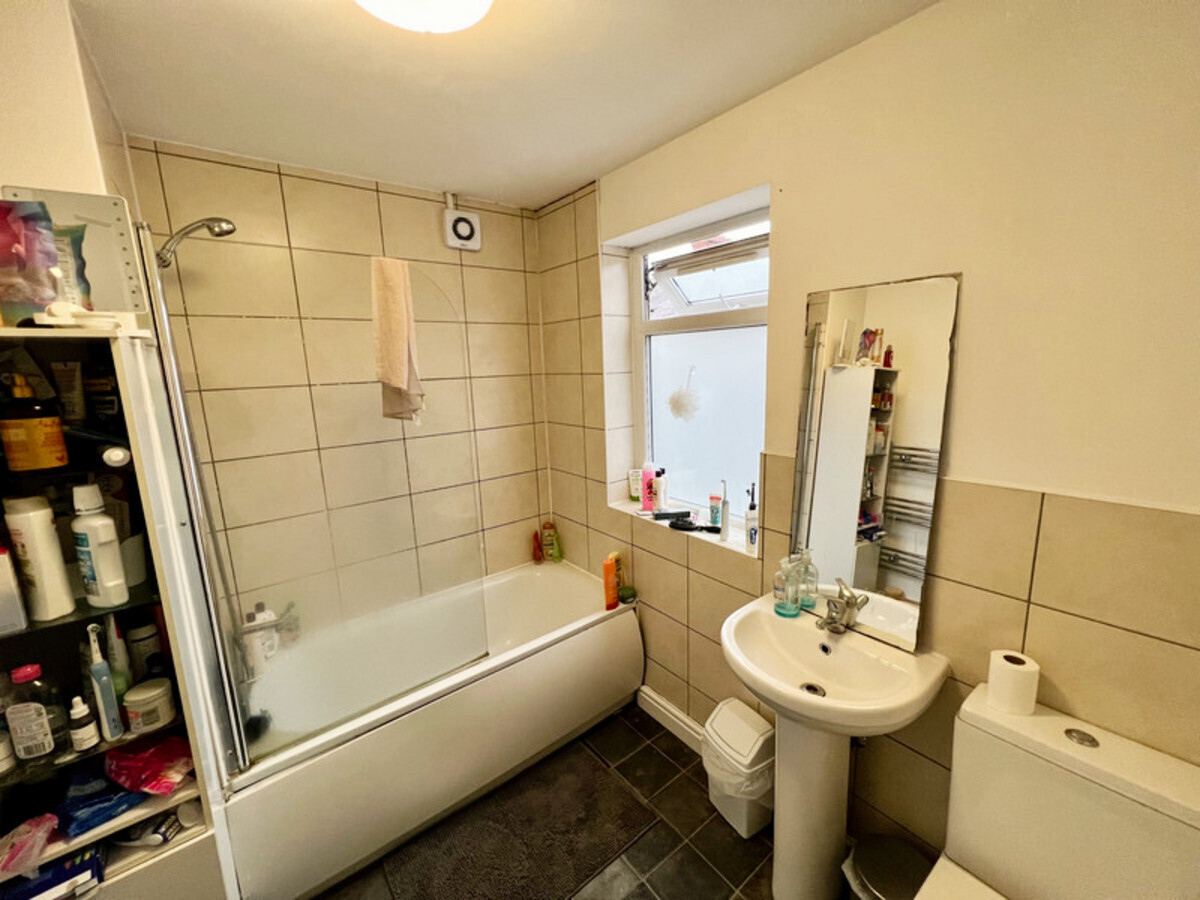 3 bedroom house for rent St. Ives Road, Manchester, M14 5NH UniHomes