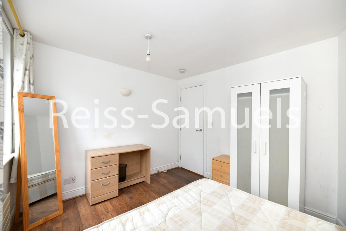 3 bedroom apartment for rent Westferry Road, London, E14 8LS UniHomes
