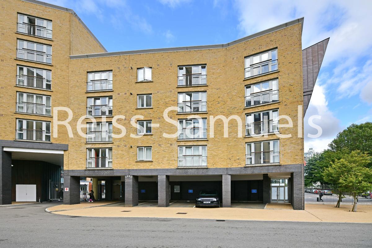 3 bedroom apartment for rent Westferry Road, London, E14 8LS UniHomes