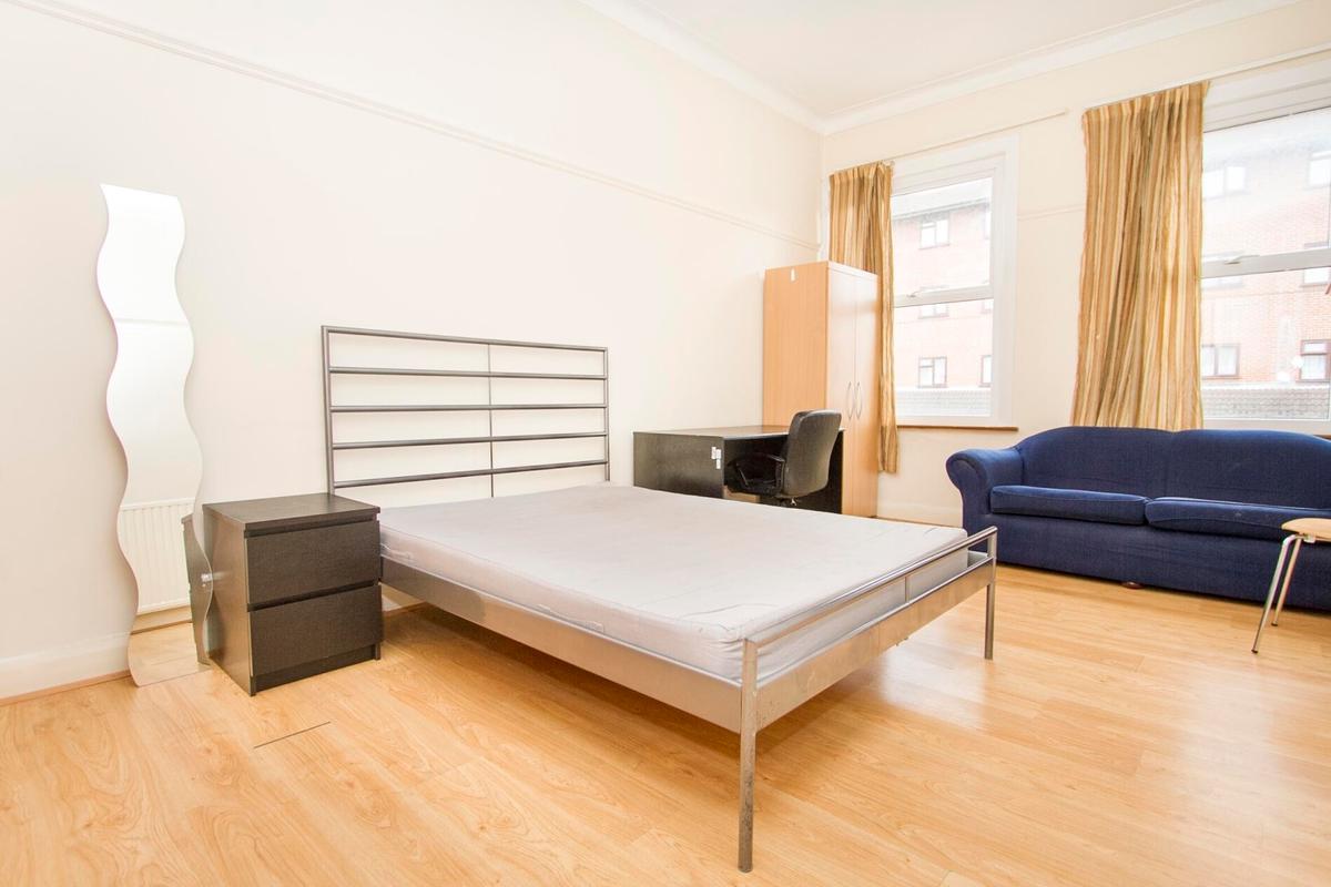 5 bedroom apartment for rent Parson Street, London, NW4 1QB UniHomes