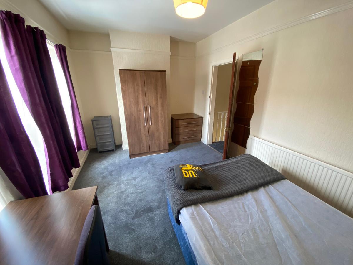 4 bedroom house for rent Edgecumbe Street, Hull, HU5 2EY UniHomes