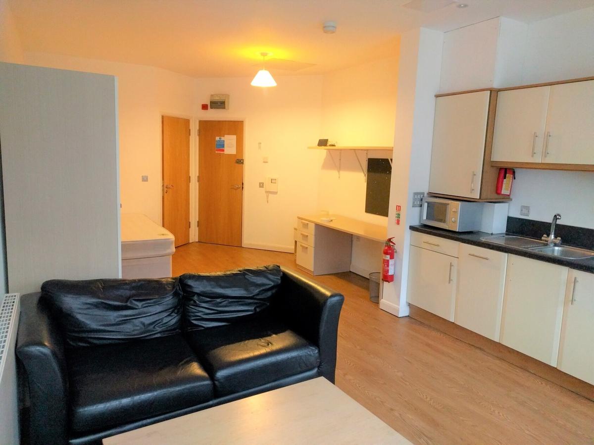 1 bedroom apartment for rent The Kingsway, Portland House, Swansea, SA1