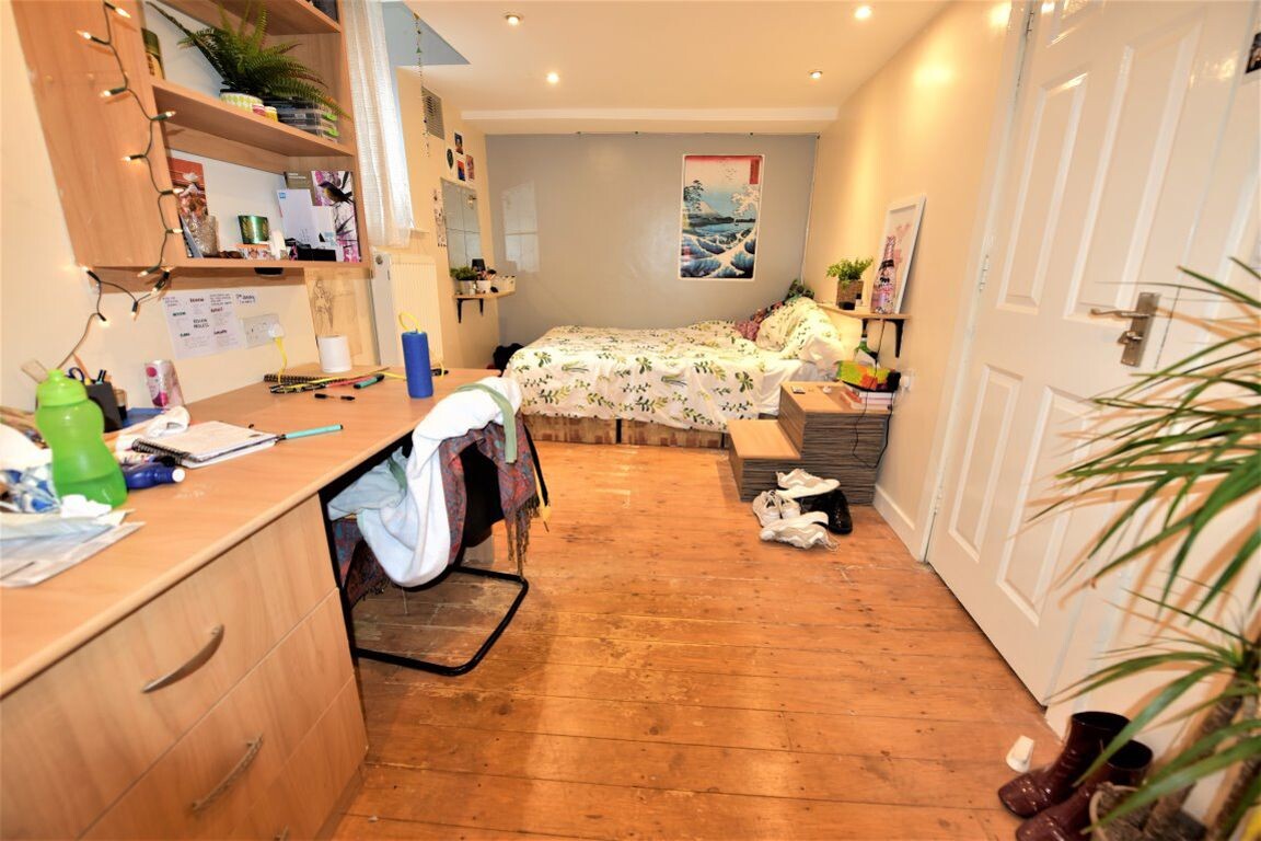 3 bedroom house for rent Thornville Grove, Leeds, LS6 1JU UniHomes 3 bedroom house for rent Thornville Grove, Leeds, LS6 1JU UniHomes