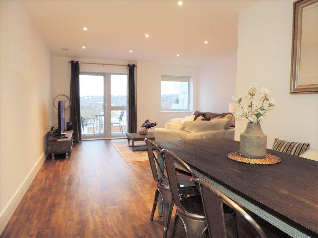 3 bedroom apartment for rent Station View, Surrey, GU1 4AR UniHomes