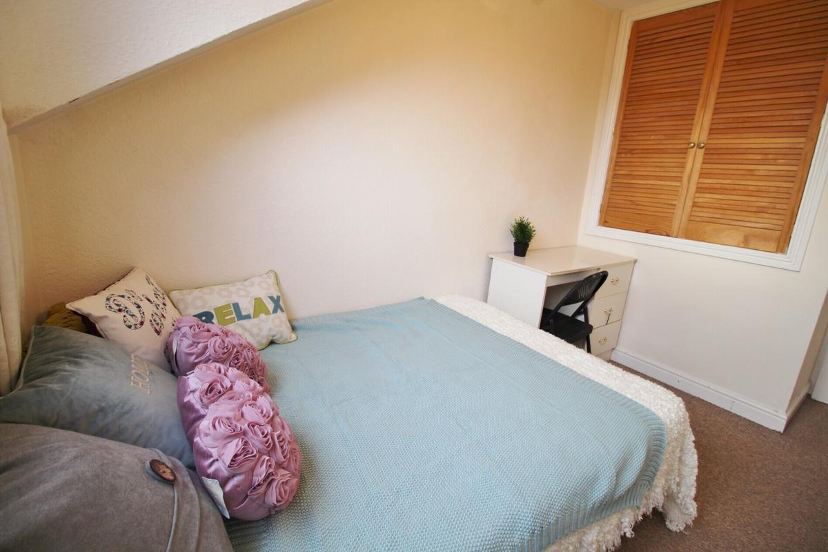 2 bedroom apartment for rent Kelso Road Flat 4, Leeds, LS2 9PR UniHomes