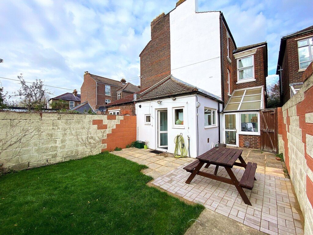 6 bedroom house for rent Goldsmith Avenue, Portsmouth, PO4 8DU UniHomes