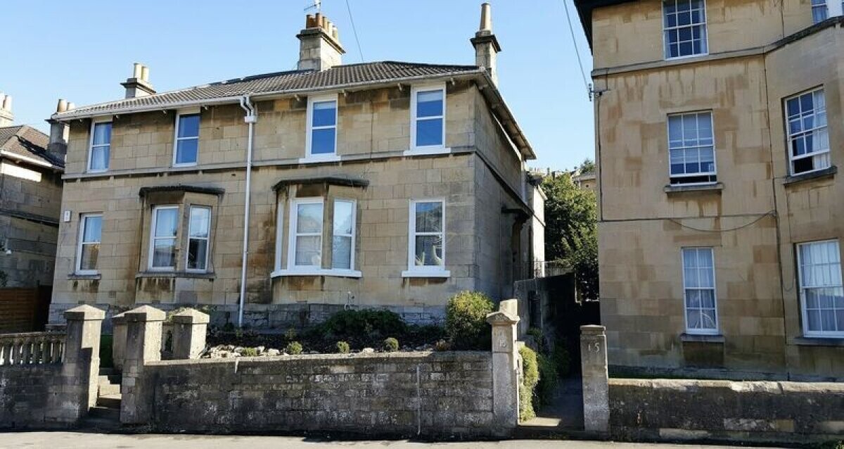 4 bedroom house for rent Lower Oldfield Park, Bath, BA2 3HL UniHomes