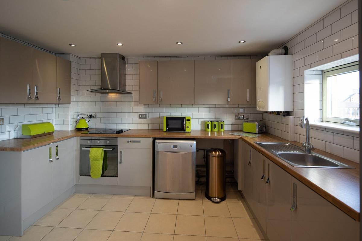 6 bedroom apartment for rent Malin Hill Nottingham, NG1 1JQ UniHomes