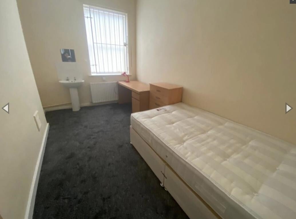 4 bedroom house for rent Blenheim Square, Leeds, LS2 9AR UniHomes