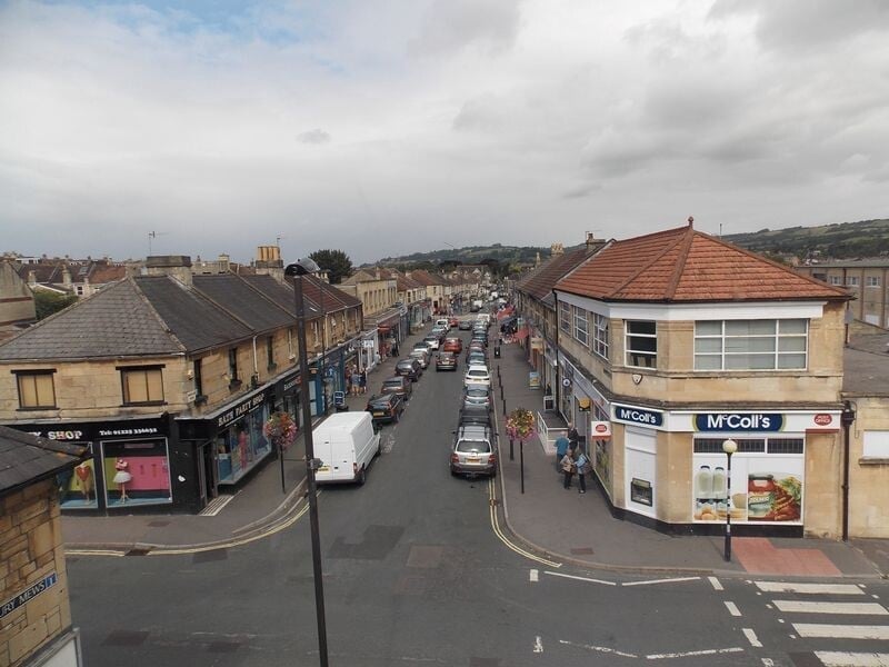 4 bedroom apartment for rent Shaftesbury Road, Bath, BA2 3LJ UniHomes