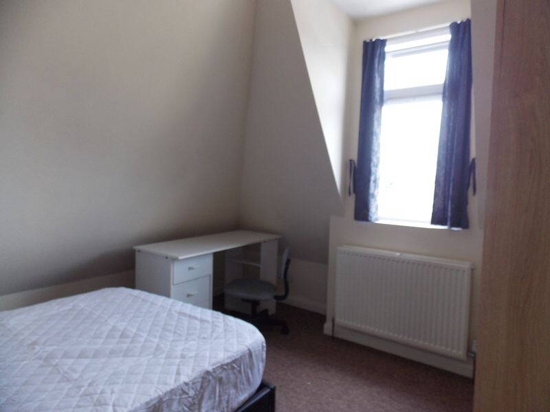 4 bedroom apartment for rent Shaftesbury Road, Bath, BA2 3LJ UniHomes