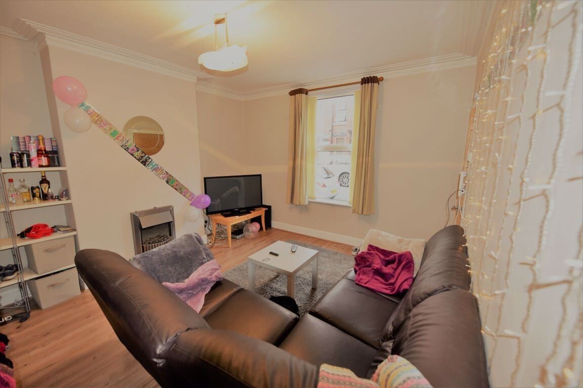 4 bedroom house for rent Spring Grove View, Leeds, LS6 1RW UniHomes