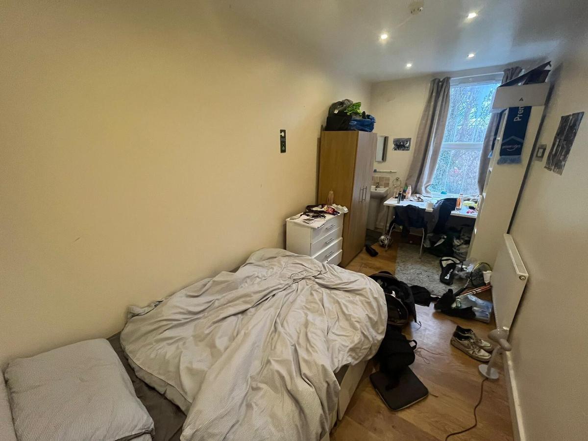 14 bedroom house for rent North Grange Road, Leeds, LS6 2BR UniHomes