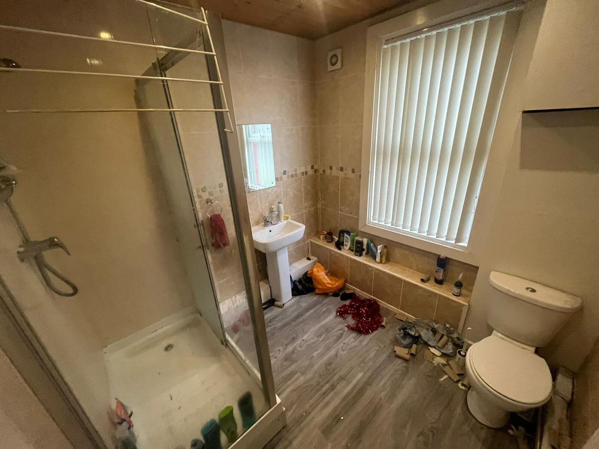 14 bedroom house for rent North Grange Road, Leeds, LS6 2BR UniHomes