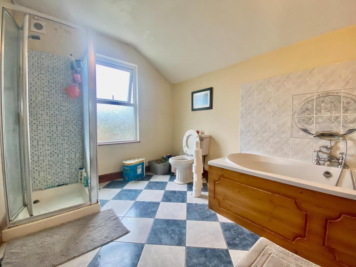 4 bedroom house for rent Coronation Avenue, Bath, BA2 2JU UniHomes