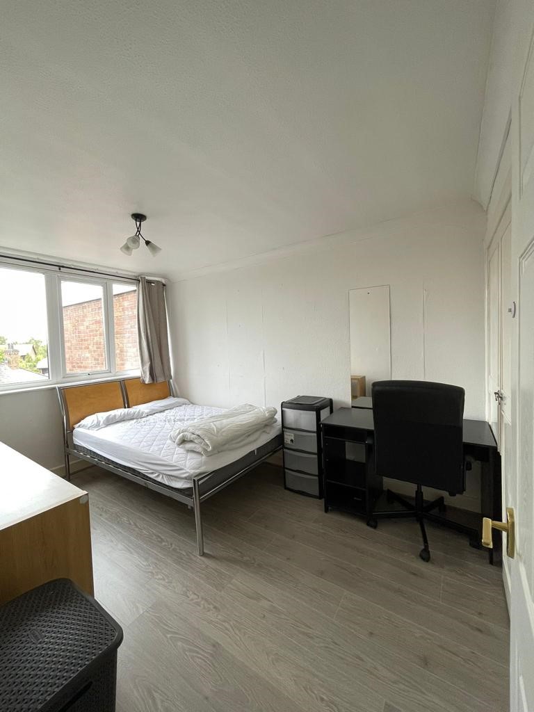 4 bedroom house for rent Vernon Close, Leamington Spa, CV32 6HH UniHomes