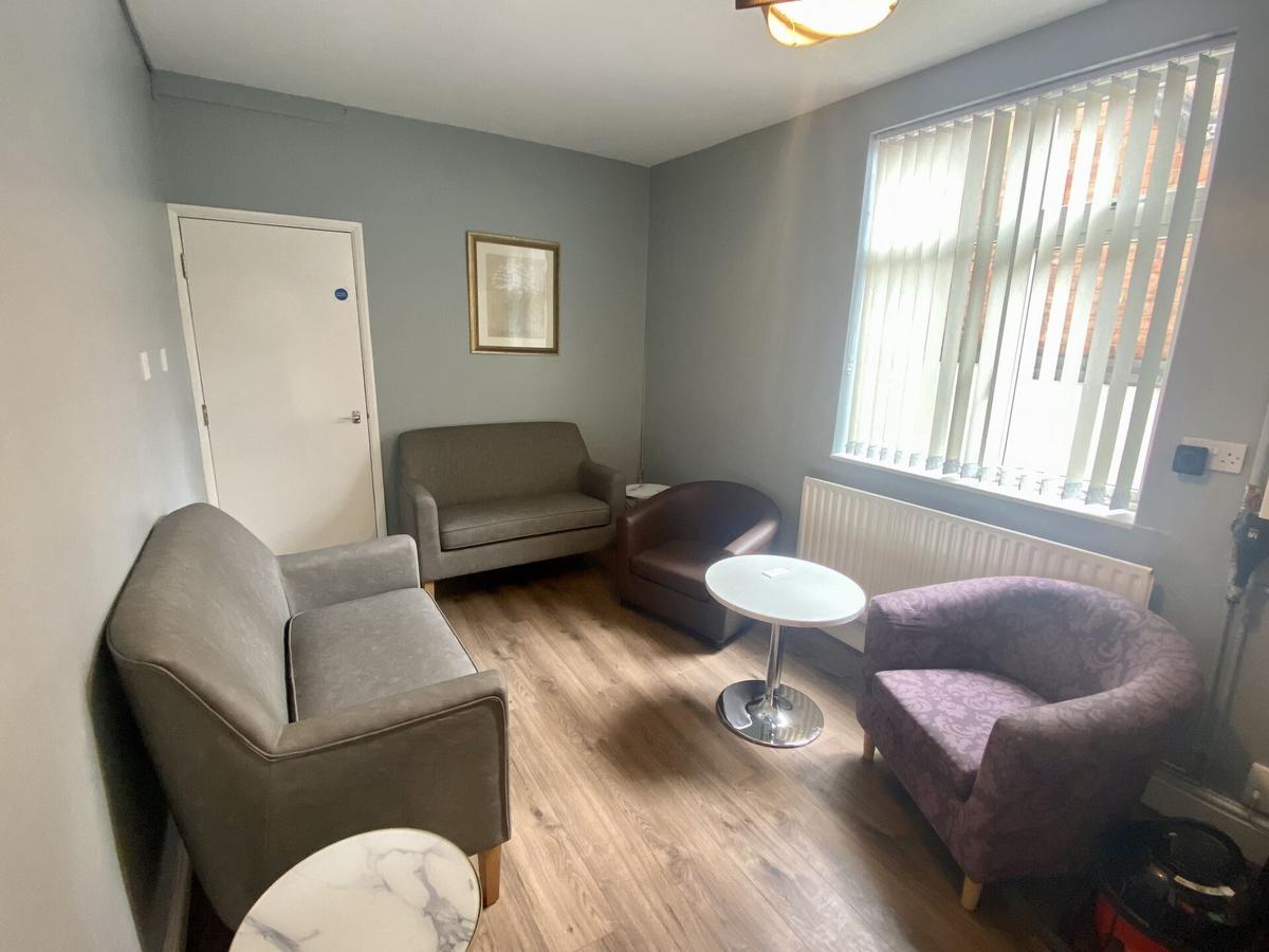 6 bedroom house for rent Clarendon Park Road, Leicester, LE2 3AN UniHomes