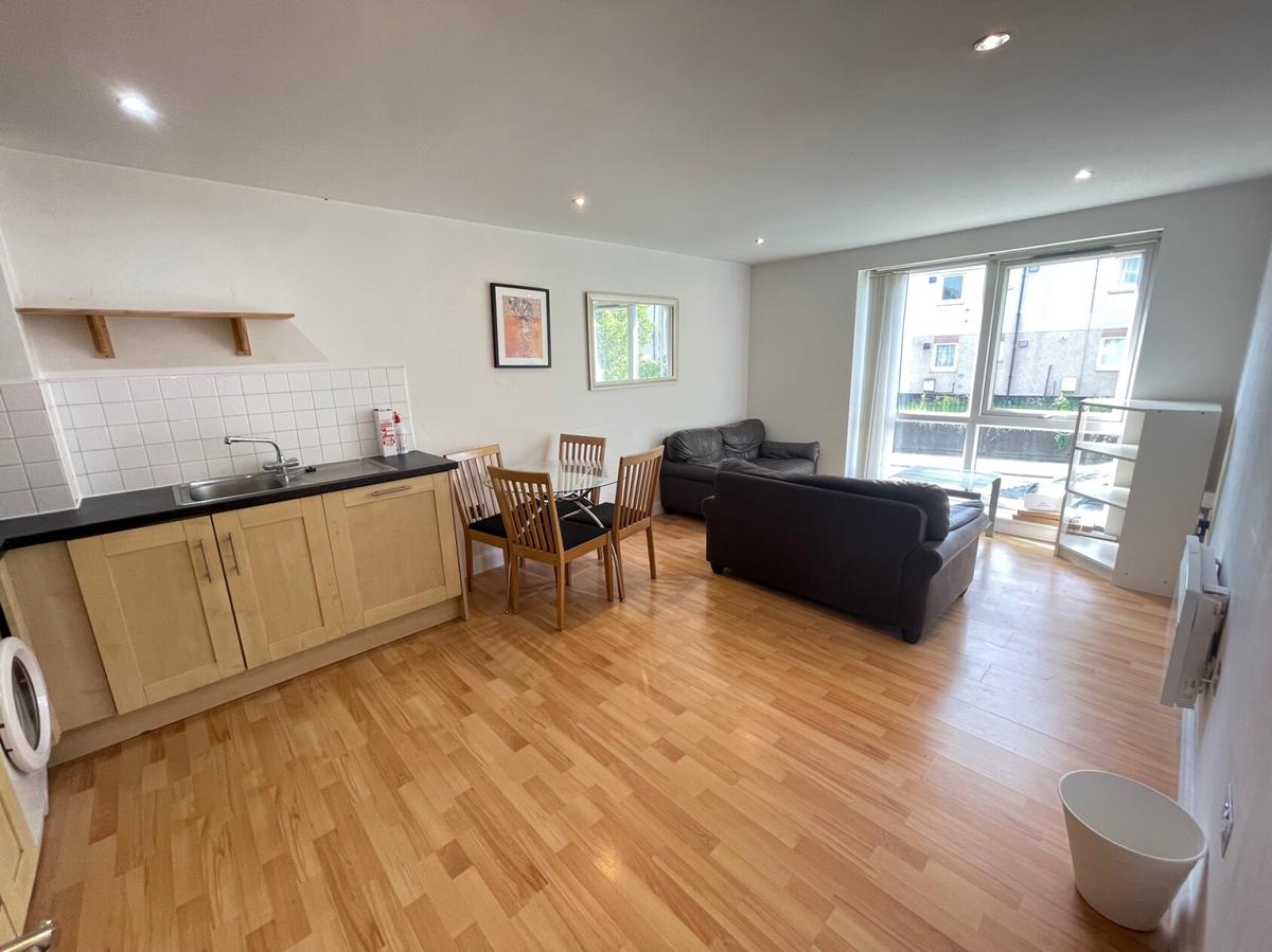 3 bedroom apartment for rent Holborn Approach, Leeds, LS6 2PT UniHomes