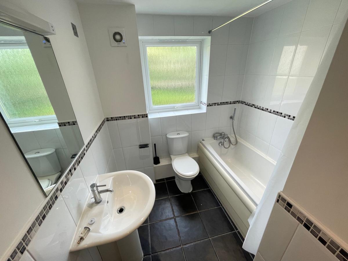 3 bedroom apartment for rent Holborn Approach, Leeds, LS6 2PT UniHomes