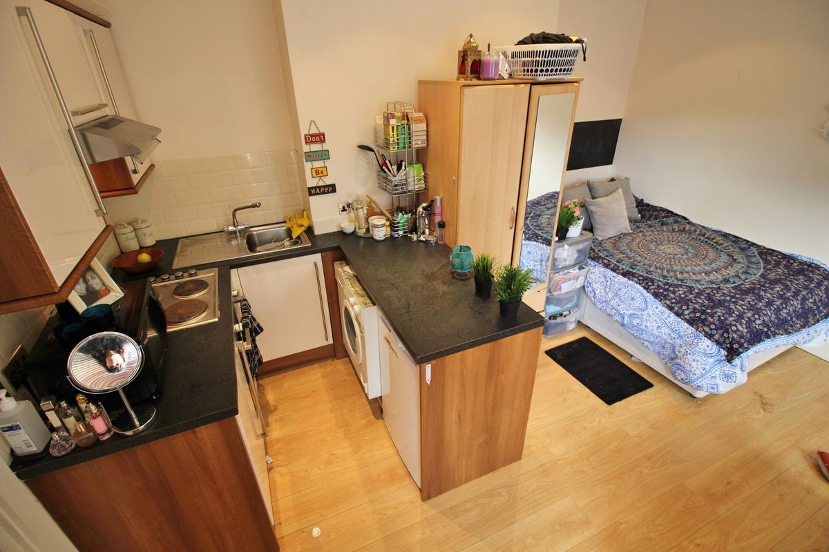 1 bedroom apartment for rent Norwood Terrace Bedsit 1, Leeds, LS6 1EA