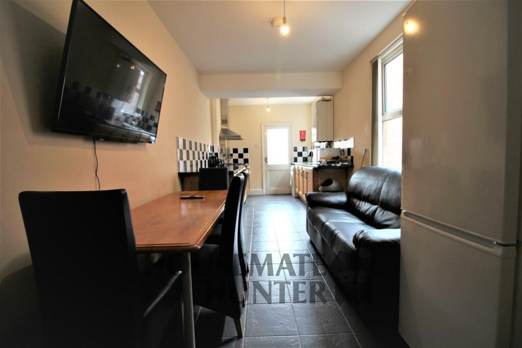 5 bedroom house for rent Mayfield Road Leicester, LE2 1LR UniHomes