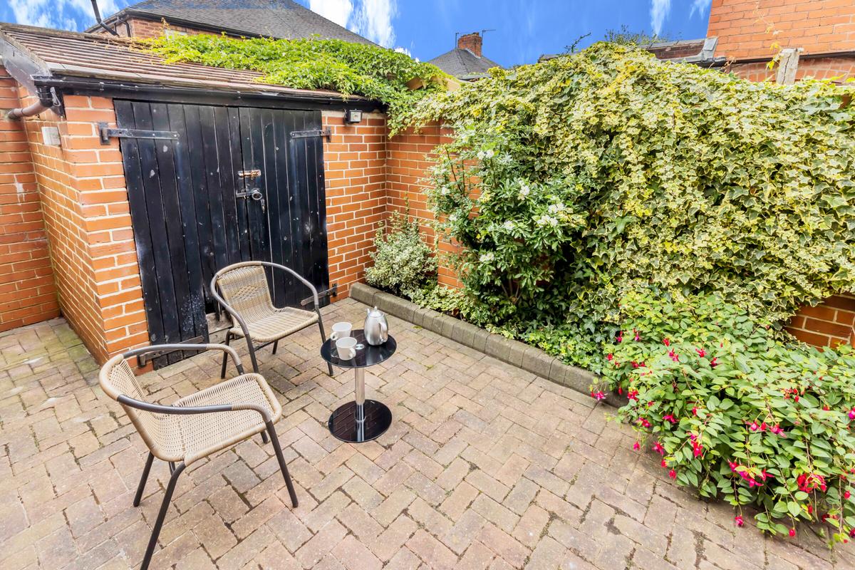 4 bedroom house for rent Stanley Road StokeonTrent, ST4 7PP UniHomes