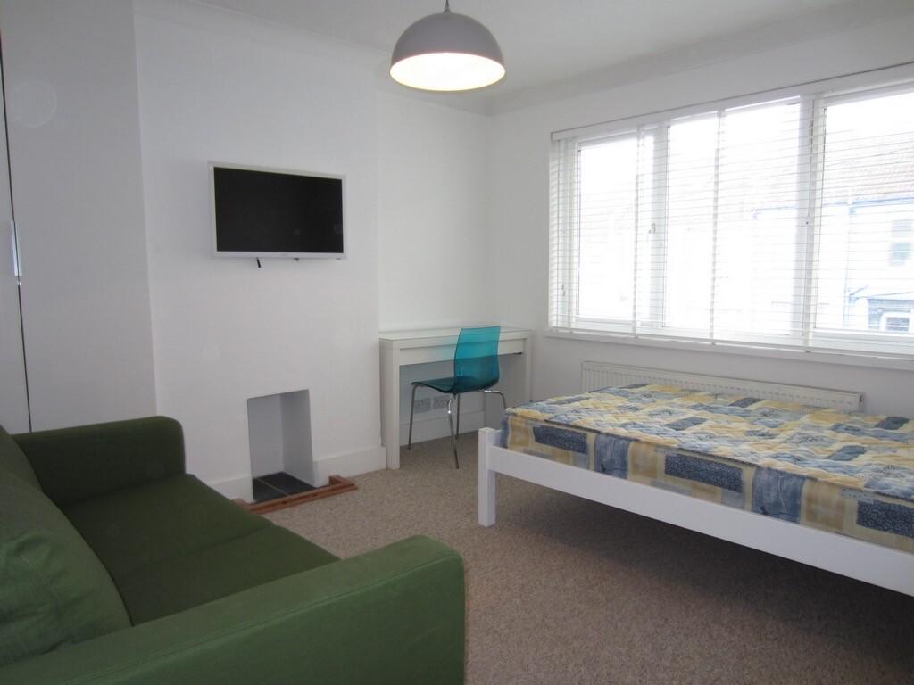 2 bedroom apartment for rent Milner Road, Brighton, BN2 4BR UniHomes