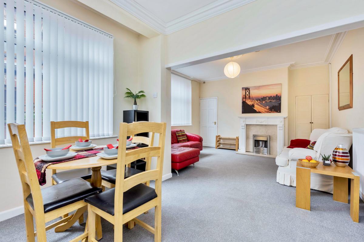 4 bedroom house for rent Stanley Road StokeonTrent, ST4 7PP UniHomes