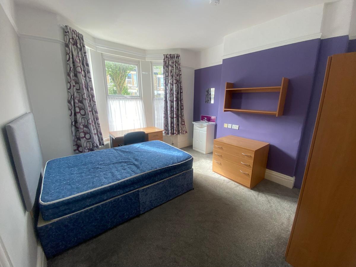 5 bedroom house for rent Cranbrook Avenue, Hull, HU6 7SP UniHomes