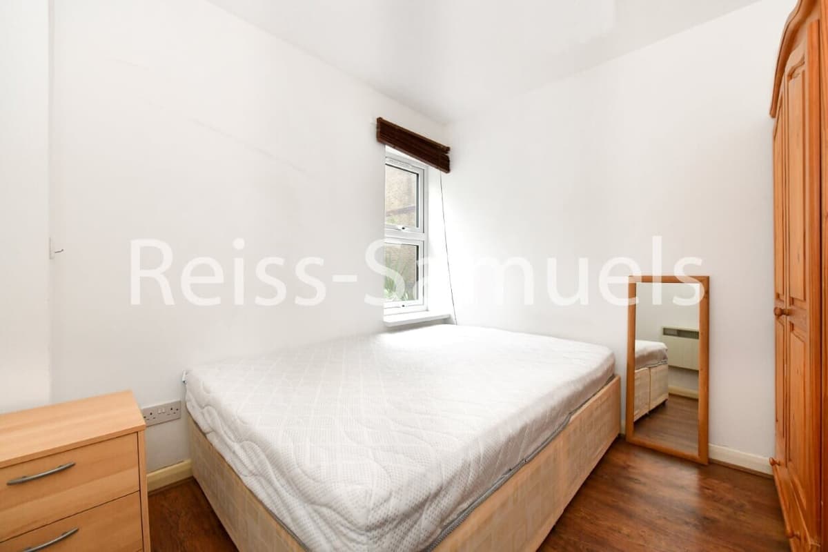 3 bedroom apartment for rent Eleanor Close, London, SE16 6PW UniHomes