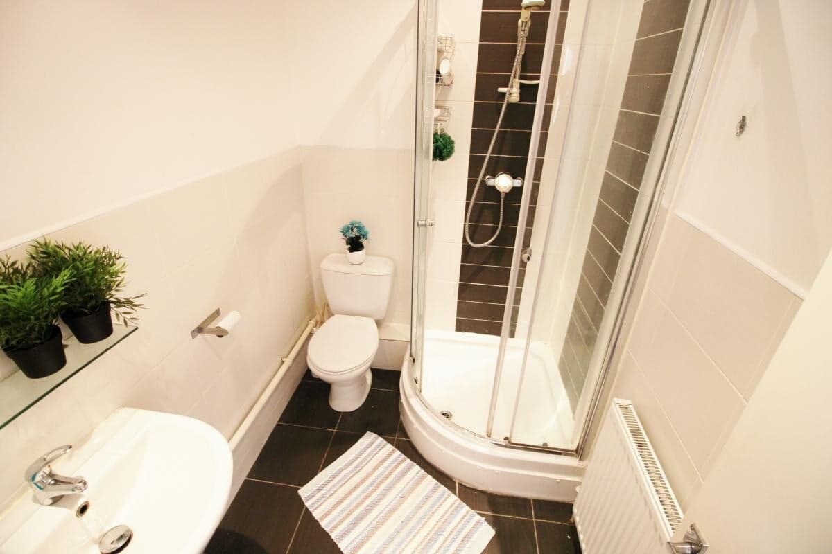 3 bedroom apartment for rent Cardigan Road, Leeds, LS6 3BJ UniHomes