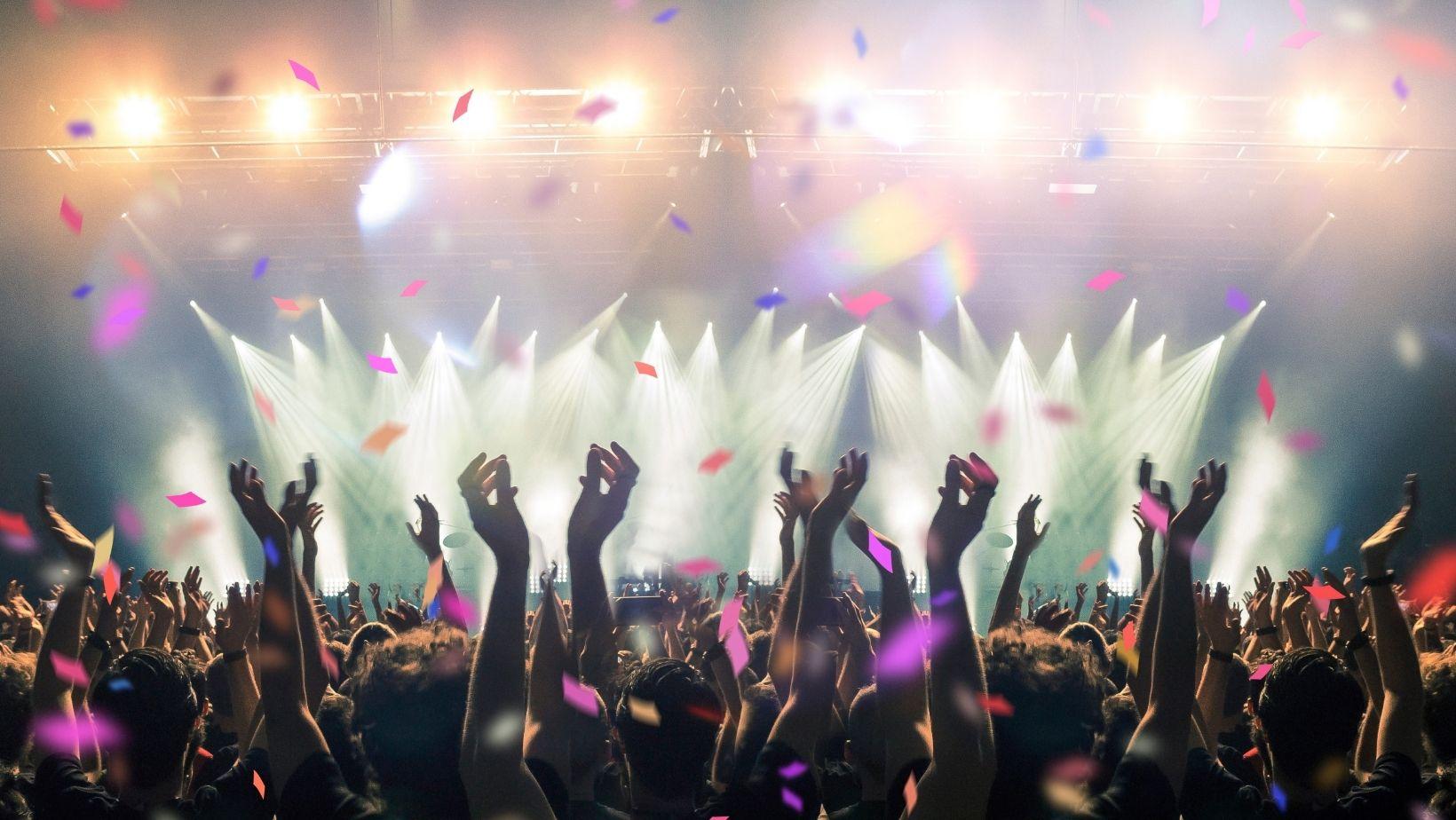 Top 8 Items to Take to Festivals This Summer