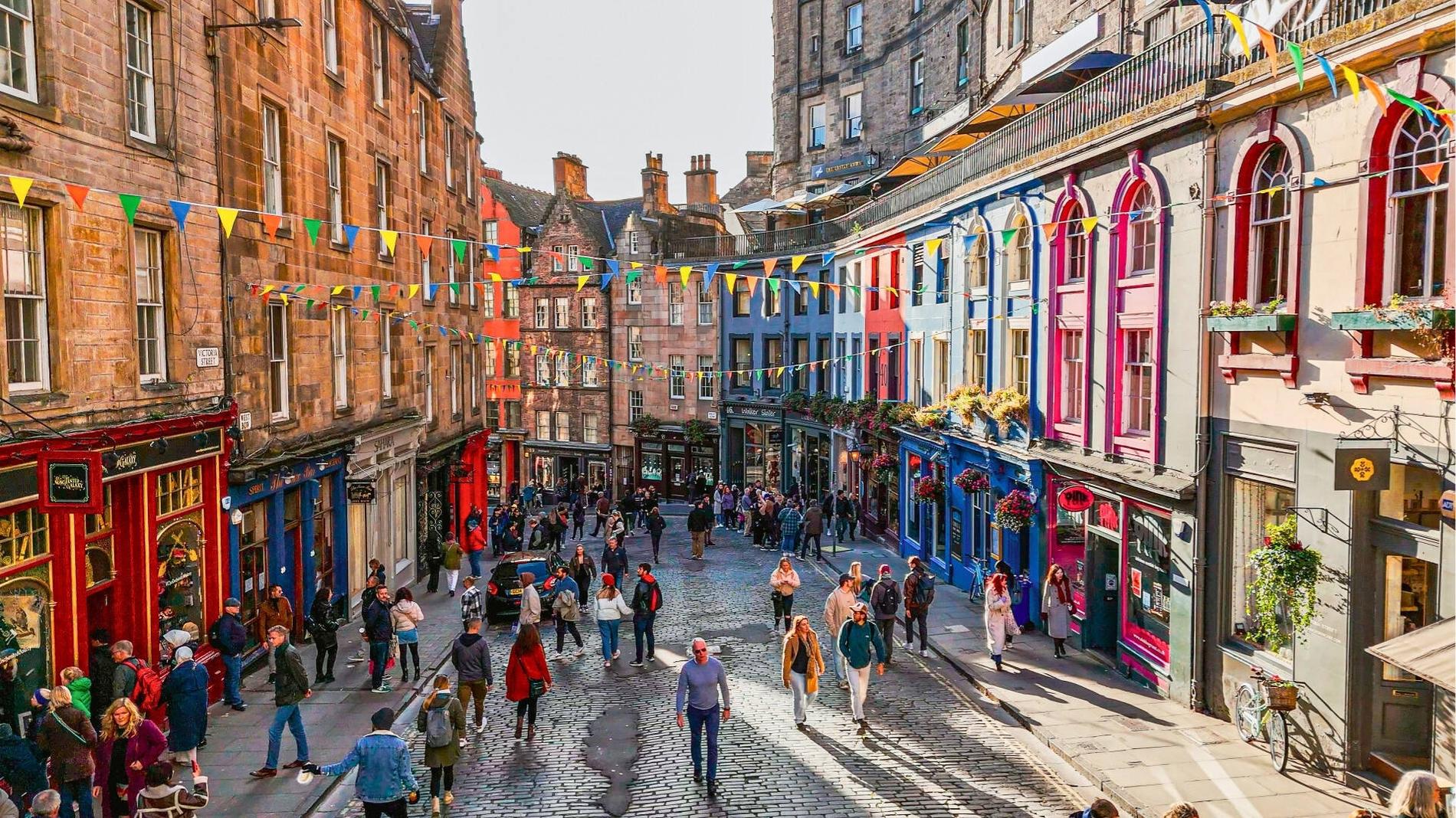 What to Expect From Your First Edinburgh Festival Fringe