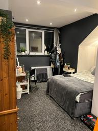 Ashville Grove, Hyde Park