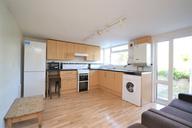 Crescent Road, Round Hill