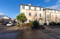 Long Down Avenue, Cheswick Village