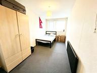 Woodsley Road, Hyde Park