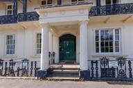 12-13 Clarendon Square, Town Centre