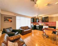 Berkeley Precinct, Ecclesall