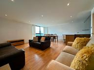 Stobcross Street, Flat 2/3, City Centre