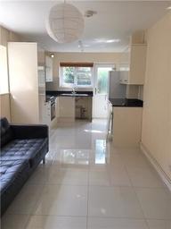 Milton Road, The Polygon