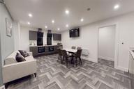 19 Graduation House, Beeston