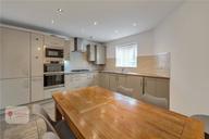 Durnford Avenue, Southville