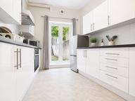 Roundhill Crescent, Round Hill