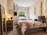 Roundhill Crescent, Round Hill