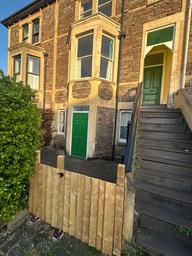 North Road, Headingley