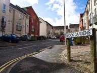 Brook Gardens, Central