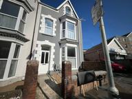 Gwydr Crescent, Uplands