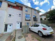 15 Brook Gardens, Central