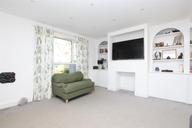 Eastfield Avenue, Weston